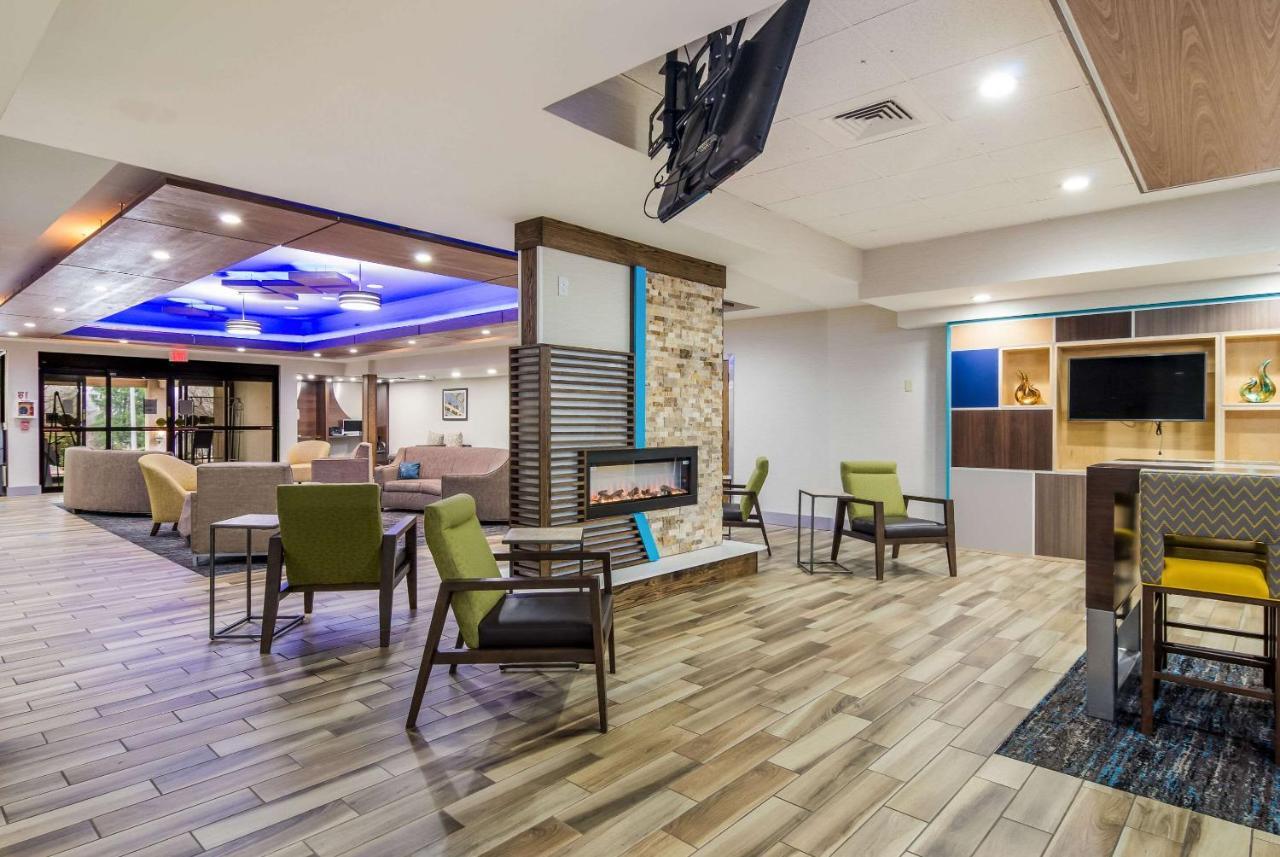 Comfort Inn & Suites Montrose Hill Bagian luar foto