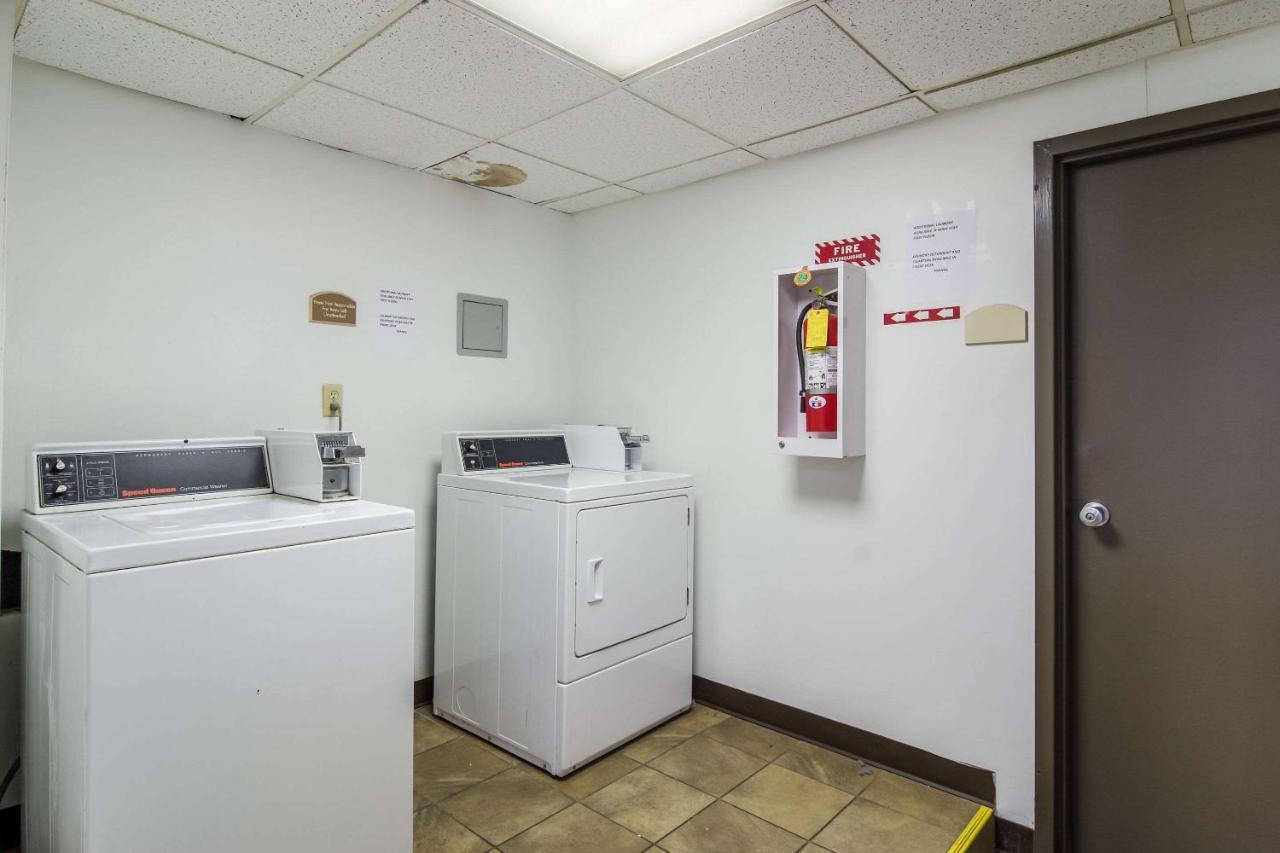 Comfort Inn & Suites Montrose Hill Bagian luar foto