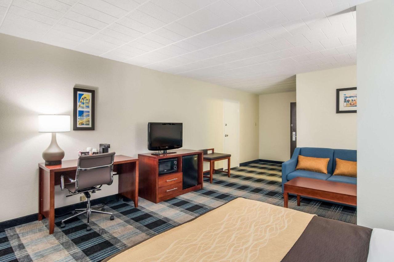 Comfort Inn & Suites Montrose Hill Bagian luar foto
