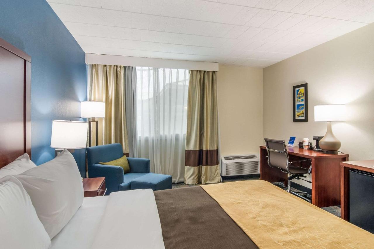 Comfort Inn & Suites Montrose Hill Bagian luar foto